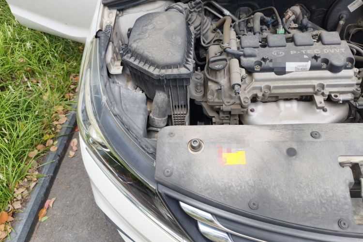 Used Baojun 310W 2017 1.5L Manual Fashion Model China V Engine Bay Right