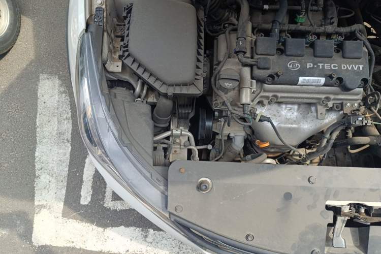 Used Baojun 310W 2017 1.5L Manual Comfort Version China VI Emission Standard Engine Bay Right