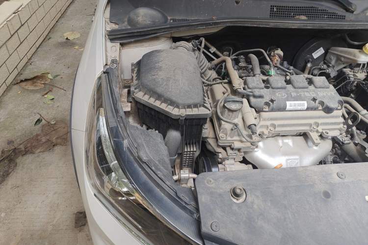 Used Baojun 310W 2017 1.5L Manual Fashion Model China V Engine Bay Right