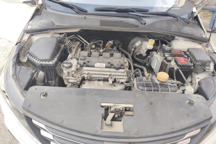Used Baojun 310W 2017 1.5L Manual Fashion Model China V Engine Bay