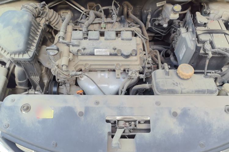 Used Baojun 310W 2017 1.5L Manual Comfort Version China VI Emission Standard Engine Bay