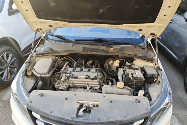 Used Baojun 310W 2017 1.5L Manual Fashion Model China V Engine Bay