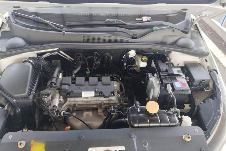 Used Baojun 310W 2017 1.5L Manual Comfort Version China VI Emission Standard Engine Bay