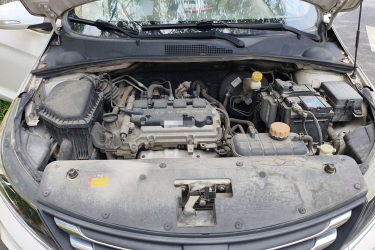 Used Baojun 310W 2017 1.5L Manual Fashion Model China V Engine Bay
