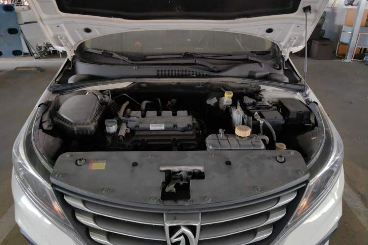 Used Baojun 310W 2017 1.5L Manual Fashion Model China V Engine Bay