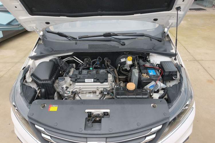 Used Baojun 310W 2017 1.5L Manual Comfort Version China VI Emission Standard Engine Bay