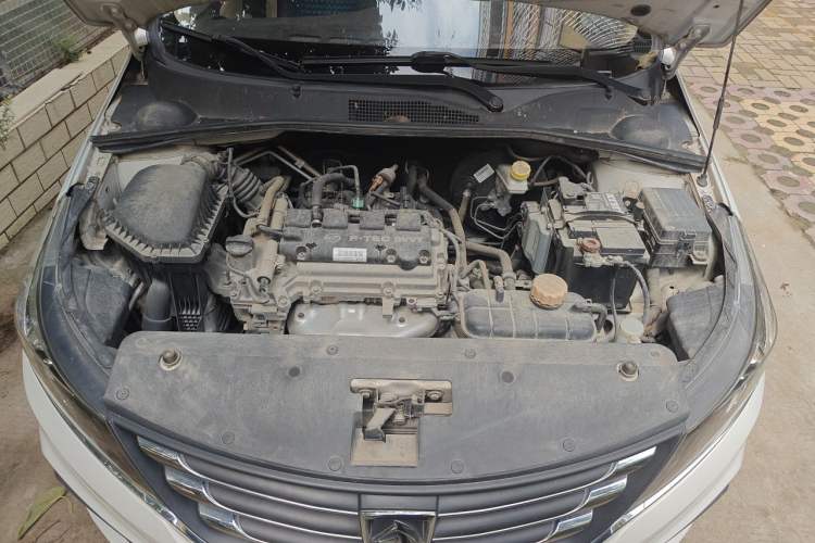 Used Baojun 310W 2017 1.5L Manual Fashion Model China V Engine Bay