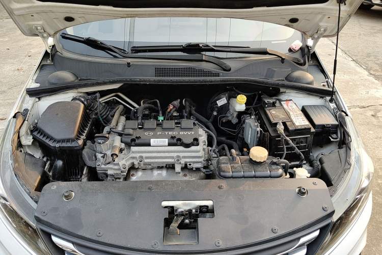 Used Baojun 310W 2017 1.5L Manual Comfort Version China V Engine Bay
