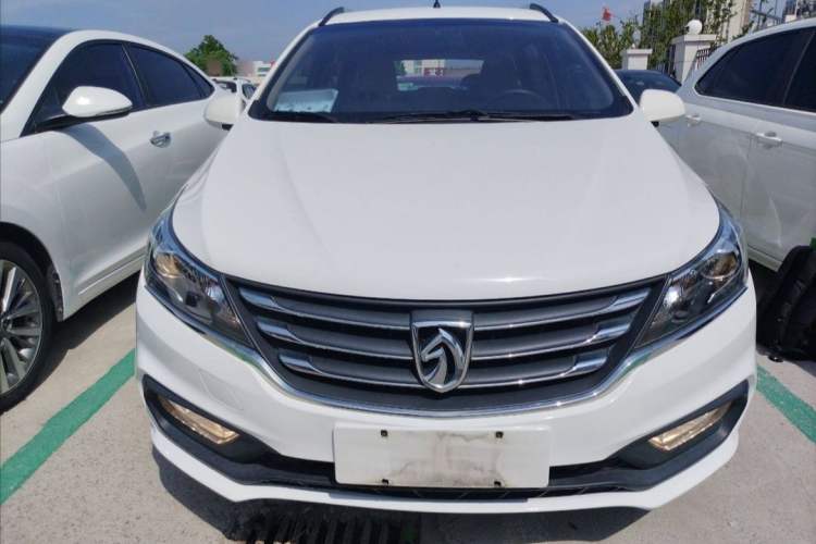 Used Baojun 310W 2017 1.5L Manual Comfort Version China VI Emission Standard Exterior 1