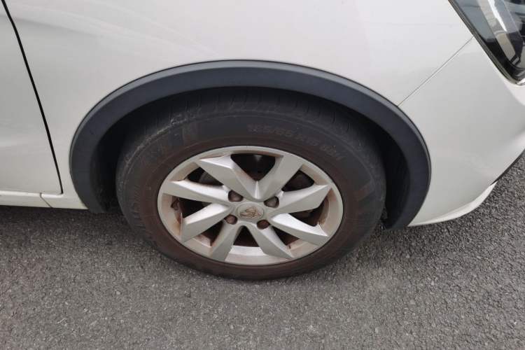 Used Baojun 310W 2017 1.5L Manual Fashion Model China V Exterior 1