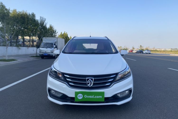 Used Baojun 310W 2017 1.5L Manual Comfort Version China VI Emission Standard Exterior 1