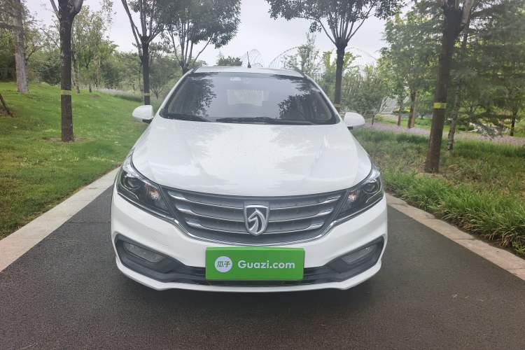 Used Baojun 310W 2017 1.5L Manual Comfort Version China VI Emission Standard Exterior 1