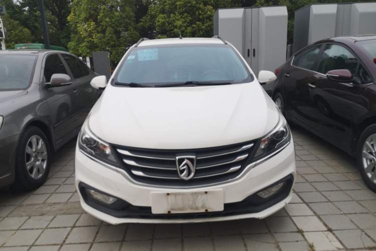 Used Baojun 310W 2017 1.5L Manual Fashion Model China V Exterior 1