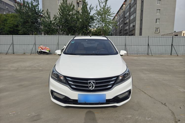 Used Baojun 310W 2017 1.5L Manual Fashion Edition China VI Exterior 1