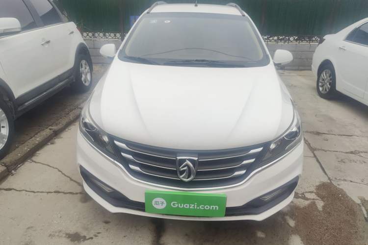 Used Baojun 310W 2017 1.5L Manual Comfort Version China V Exterior 1