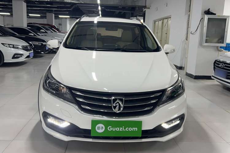 Used Baojun 310W 2017 1.5L Manual Luxury Edition China V Exterior 1