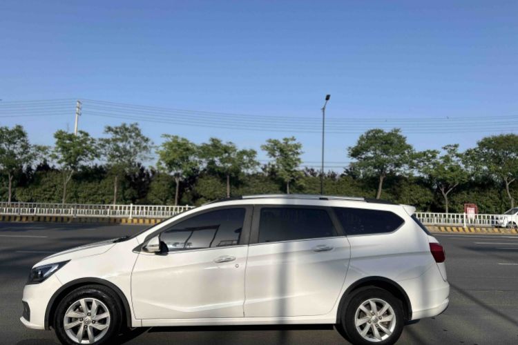 Used Baojun 310W 2017 1.5L Manual Fashion Model China V Exterior 1
