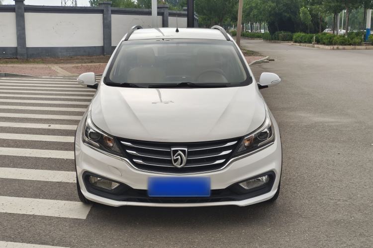 Used Baojun 310W 2017 1.5L Manual Fashion Model China V Exterior 1