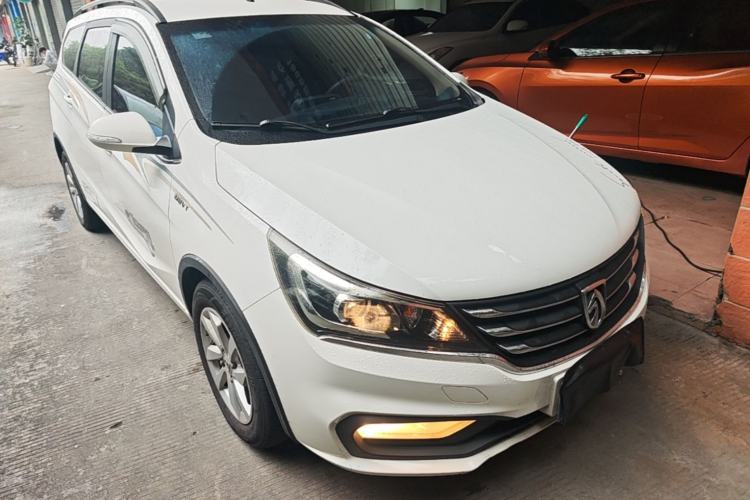 Used Baojun 310W 2017 1.5L Manual Fashion Model China V Exterior 1