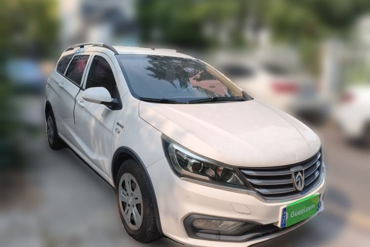 Used Baojun 310W 2017 1.5L Manual Comfort Version China VI Emission Standard Exterior 1
