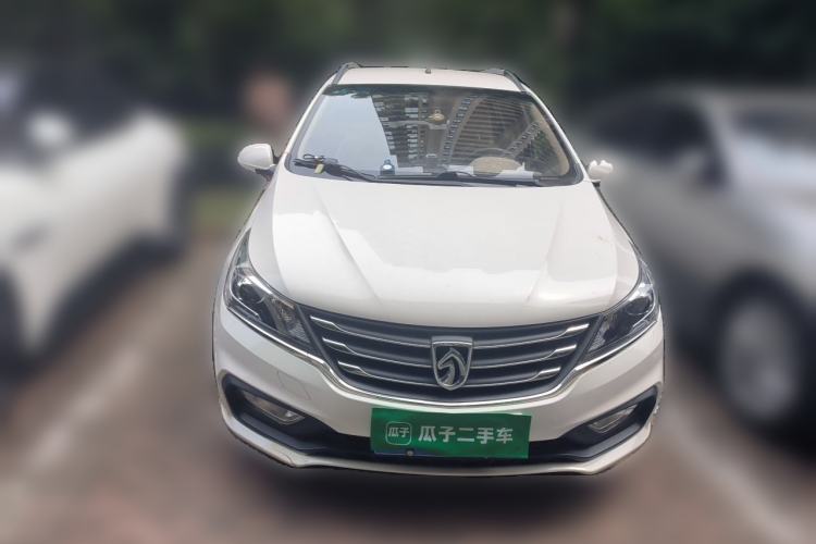 Used Baojun 310W 2017 1.5L Manual Comfort Version China VI Emission Standard Exterior 1