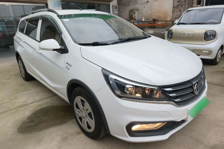 Used Baojun 310W 2017 1.5L Manual Comfort Version China VI Emission Standard Exterior 1