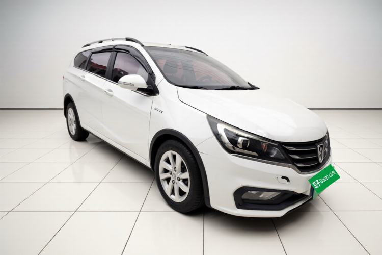 Used Baojun 310W 2017 1.5L Manual Fashion Model China V Exterior 2