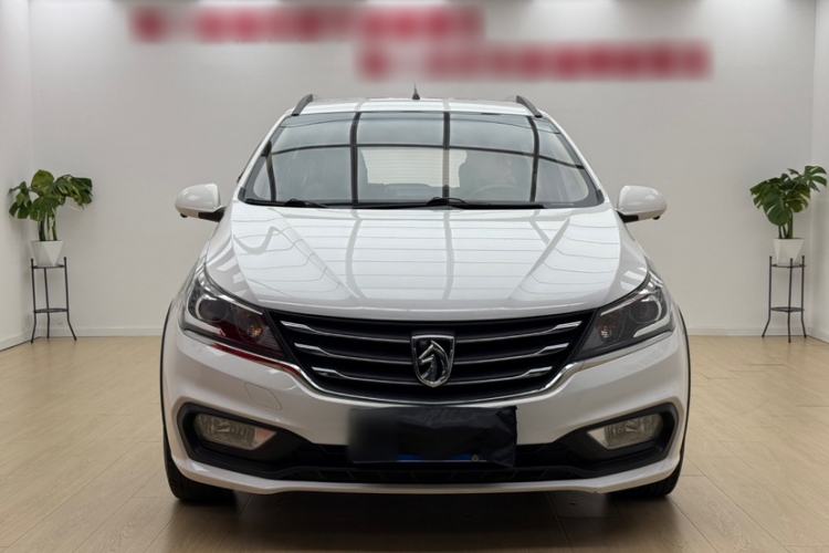 Used Baojun 310W 2017 1.5L Manual Comfort Version China VI Emission Standard Exterior 2