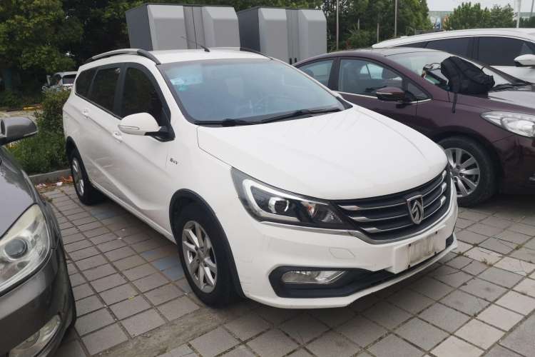Used Baojun 310W 2017 1.5L Manual Fashion Model China V Exterior 2