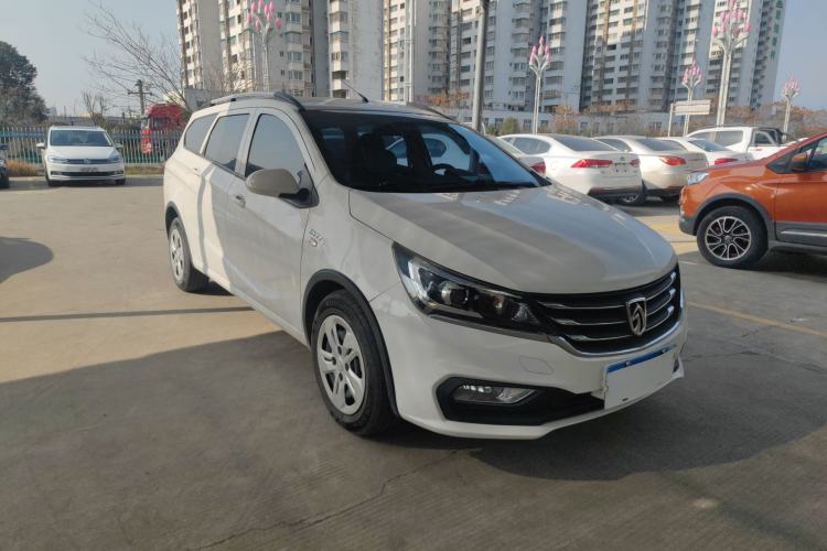 Used Baojun 310W 2017 1.5L Manual Comfort Version China VI Emission Standard Exterior 2
