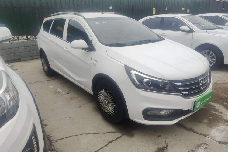 Used Baojun 310W 2017 1.5L Manual Comfort Version China V Exterior 2