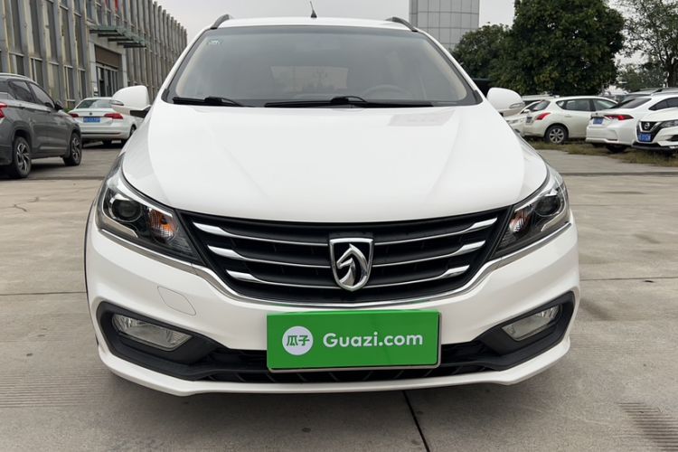 Used Baojun 310W 2017 1.5L Manual Fashion Edition China VI Exterior 2