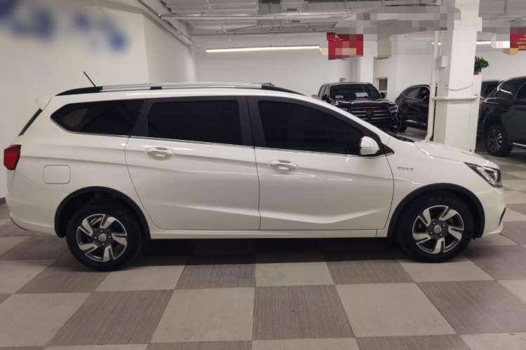 Used Baojun 310W 2017 1.5L Manual Luxury Edition China V Exterior 2