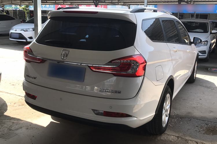 Used Baojun 310W 2017 1.5L Manual Fashion Model China V Exterior 2