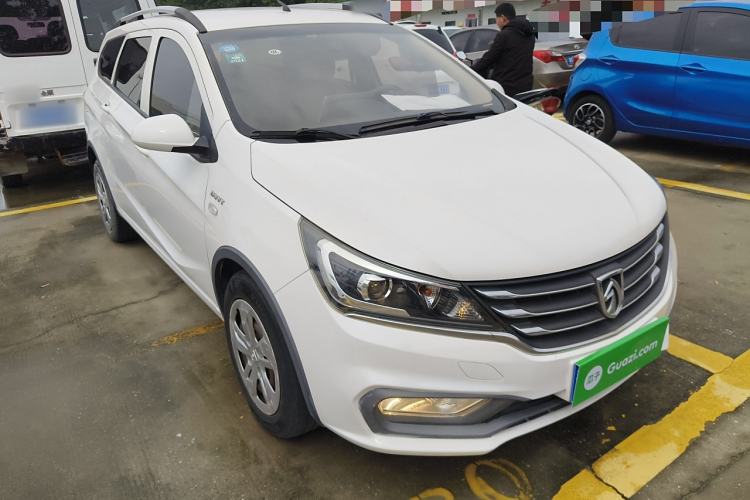 Used Baojun 310W 2017 1.5L Manual Comfort Version China V Exterior 2