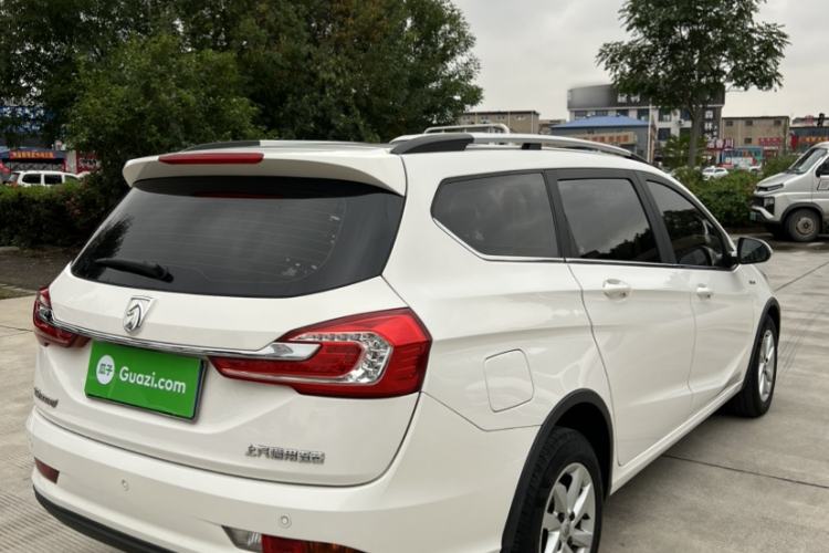 Used Baojun 310W 2017 1.5L Manual Fashion Model China V Exterior 2