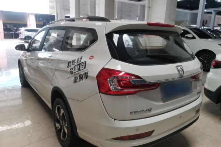 Used Baojun 310W 2017 1.5L Manual Fashion Edition China VI Exterior 2