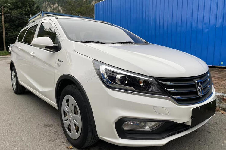 Used Baojun 310W 2017 1.5L Manual Comfort Version China VI Emission Standard Exterior 2