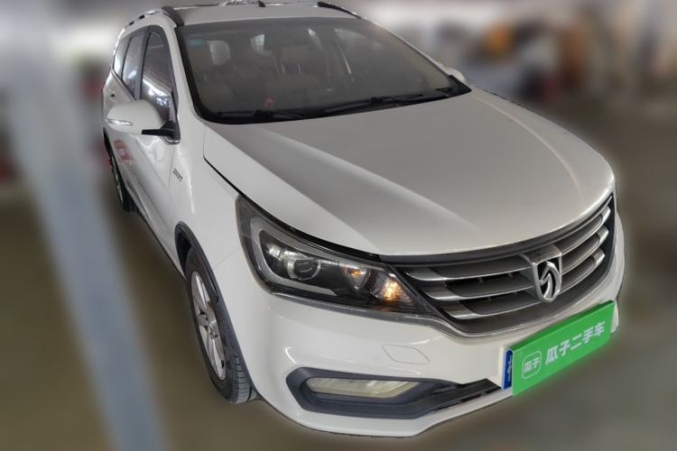 Used Baojun 310W 2017 1.5L Manual Fashion Model China V Exterior 2