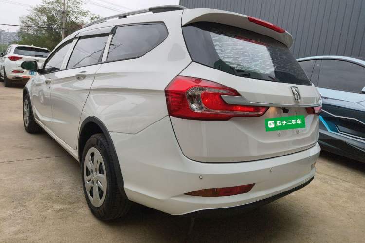 Used Baojun 310W 2017 1.5L Manual Comfort Version China VI Emission Standard Exterior 2
