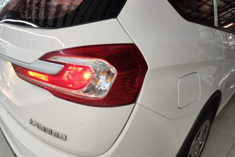 Used Baojun 310W 2017 1.5L Manual Comfort Version China V Exterior 3