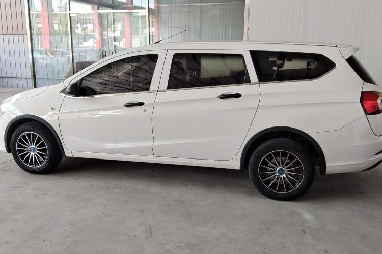 Used Baojun 310W 2017 1.2L Manual Value Edition China V Exterior 3