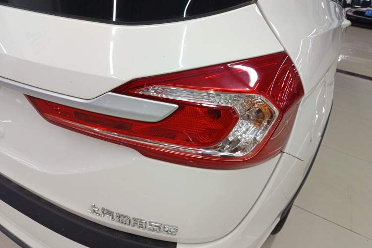 Used Baojun 310W 2017 1.5L Manual Comfort Version China V Exterior 3