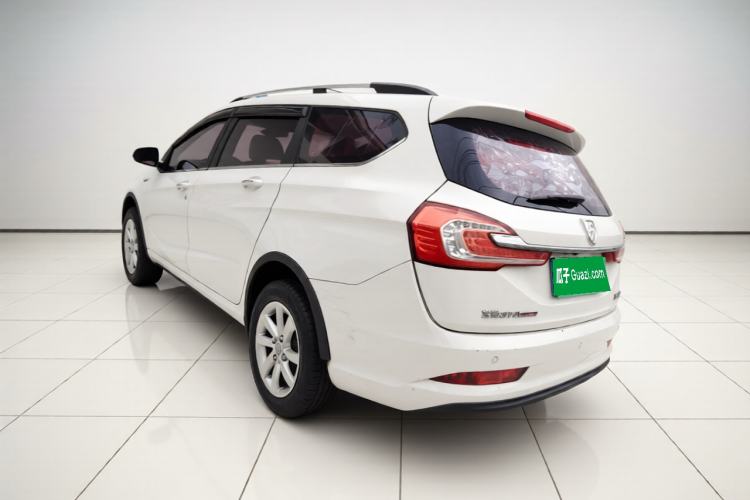 Used Baojun 310W 2017 1.5L Manual Fashion Model China V Exterior 3