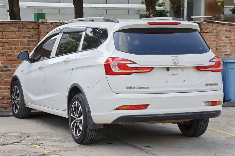 Used Baojun 310W 2017 1.5L Manual Comfort Version China V Exterior 3