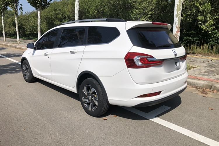 Used Baojun 310W 2017 1.5L Manual Luxury Edition China V Exterior 3