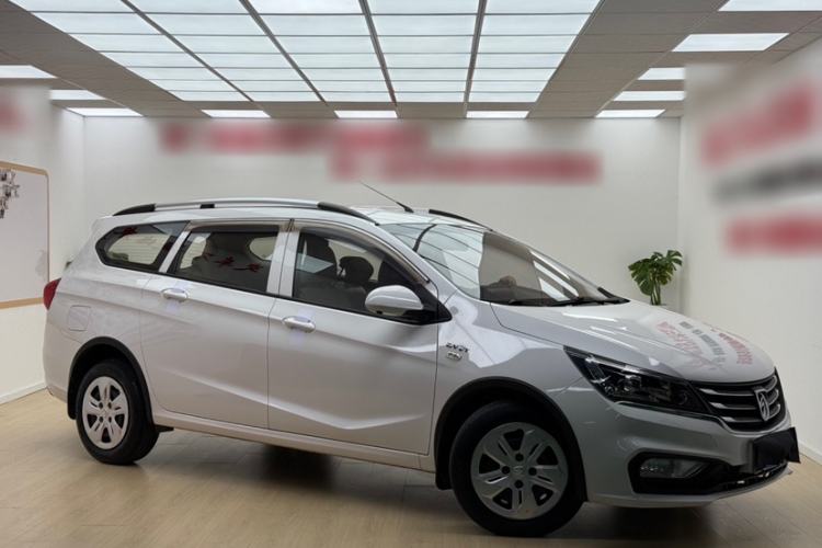 Used Baojun 310W 2017 1.5L Manual Comfort Version China VI Emission Standard Exterior 3