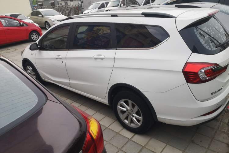 Used Baojun 310W 2017 1.5L Manual Fashion Model China V Exterior 3