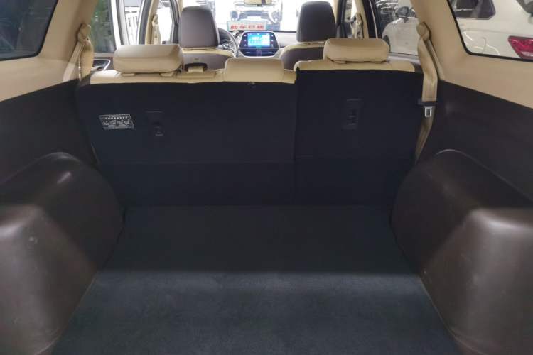 Used Baojun 310W 2017 1.5L Manual Luxury Edition China V Exterior 3