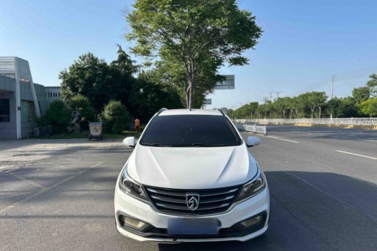 Used Baojun 310W 2017 1.5L Manual Fashion Model China V Exterior 3